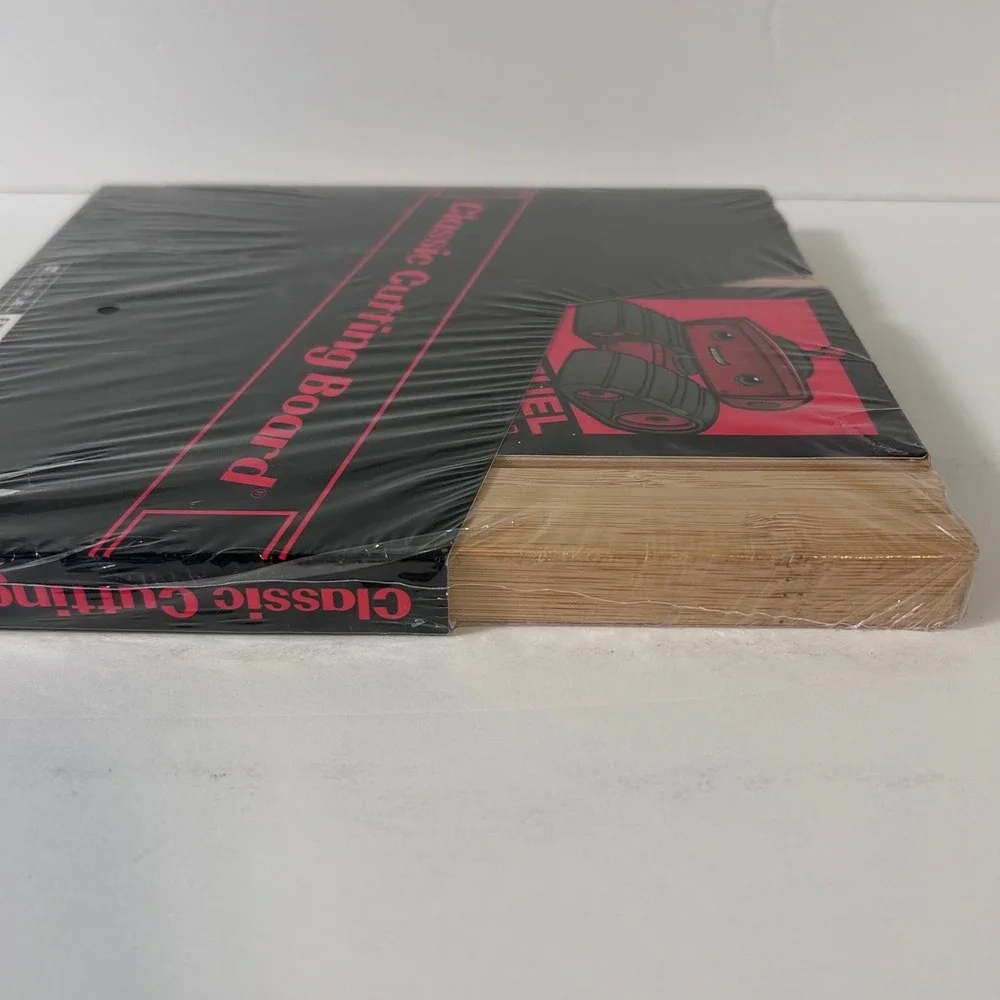 GeekFuel Exclusive Bamboo Classic Cutting Board Retro Gaming Style New